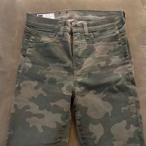 Gap- Camouflage Skinny Jeans